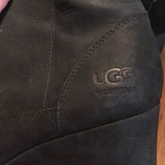 Ugg waterproof boots - Picture 3 of 4